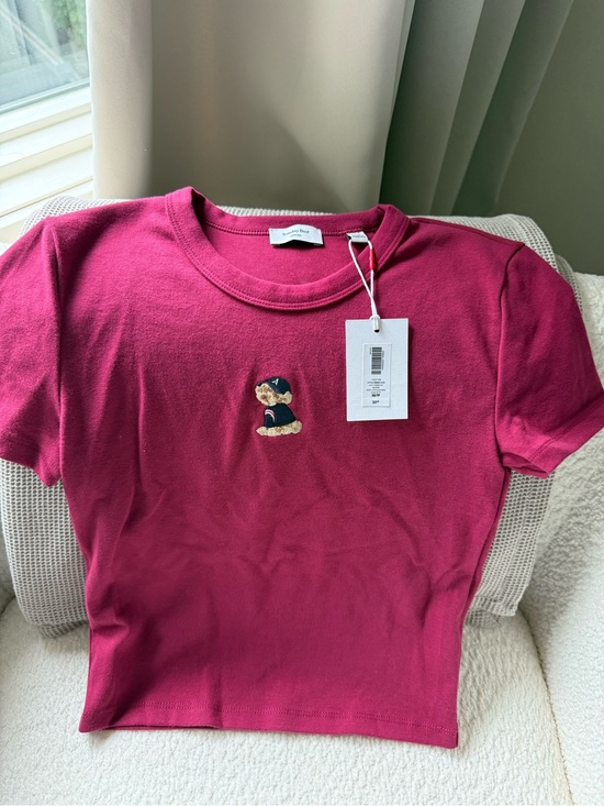 Aritzia Tops - Aritzia Kids Short-Sleeve Tee in Berry with Teddy Embroidery